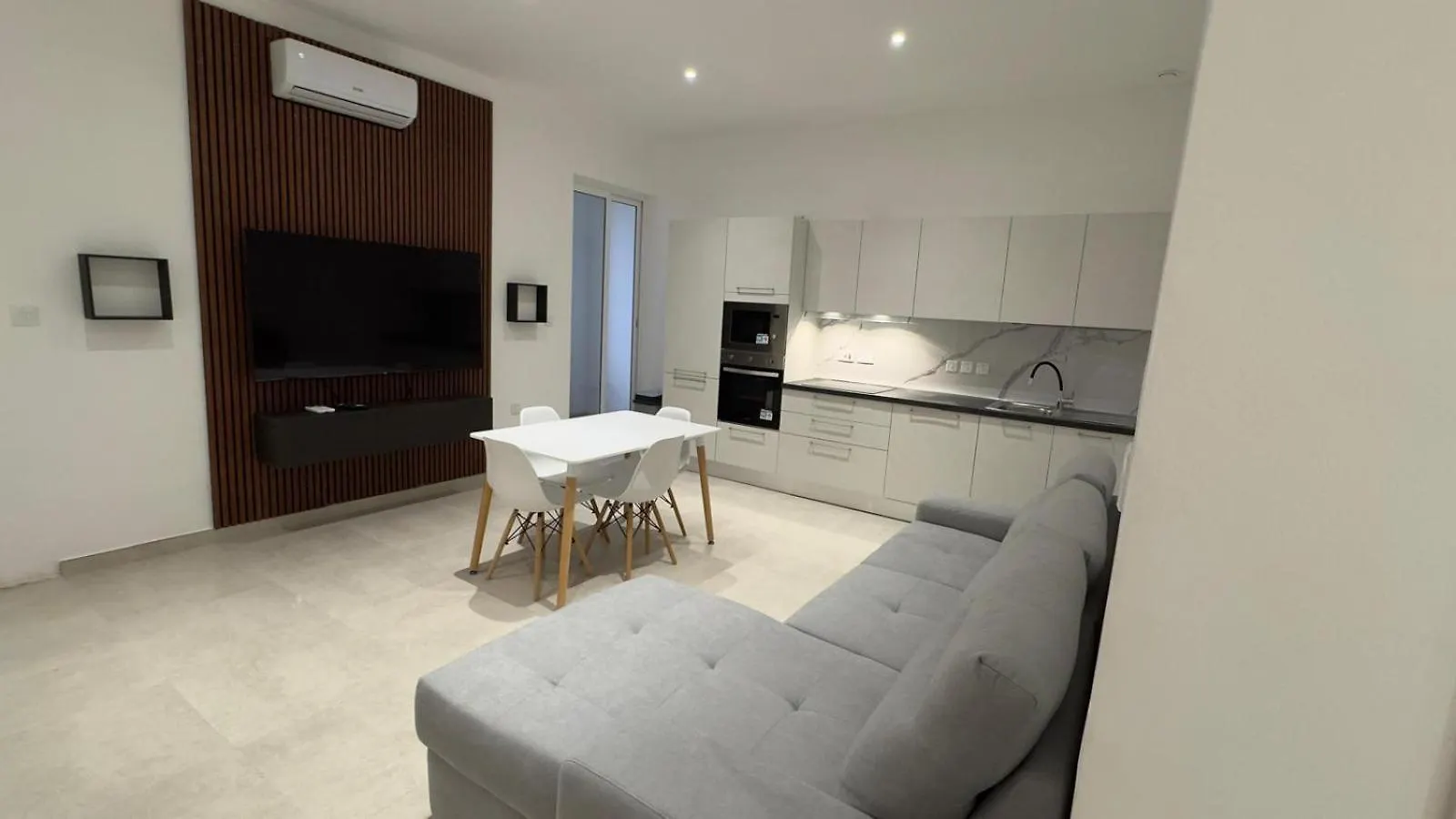 The White Balcony Apartment Gzira 0*,  Malta